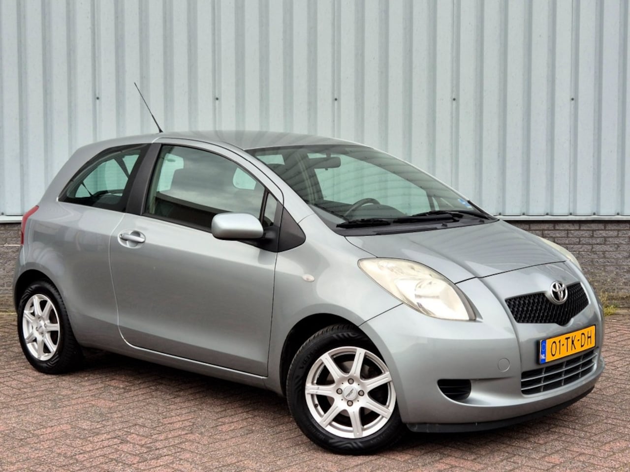Toyota Yaris - 1.3 VVTi Sol nieuwe APK-Koude Airco - AutoWereld.nl