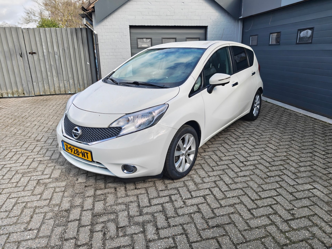 Nissan Note - 1.2 DIG-S Acenta 1.2 DIG-S Acenta,Automaat,Cruise control,Navi,Isofix,Parking system,Camera - AutoWereld.nl