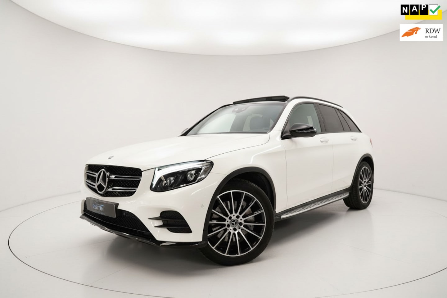 Mercedes-Benz GLC-klasse - 250 4MATIC AMG NIGHT PANO SFEER - AutoWereld.nl