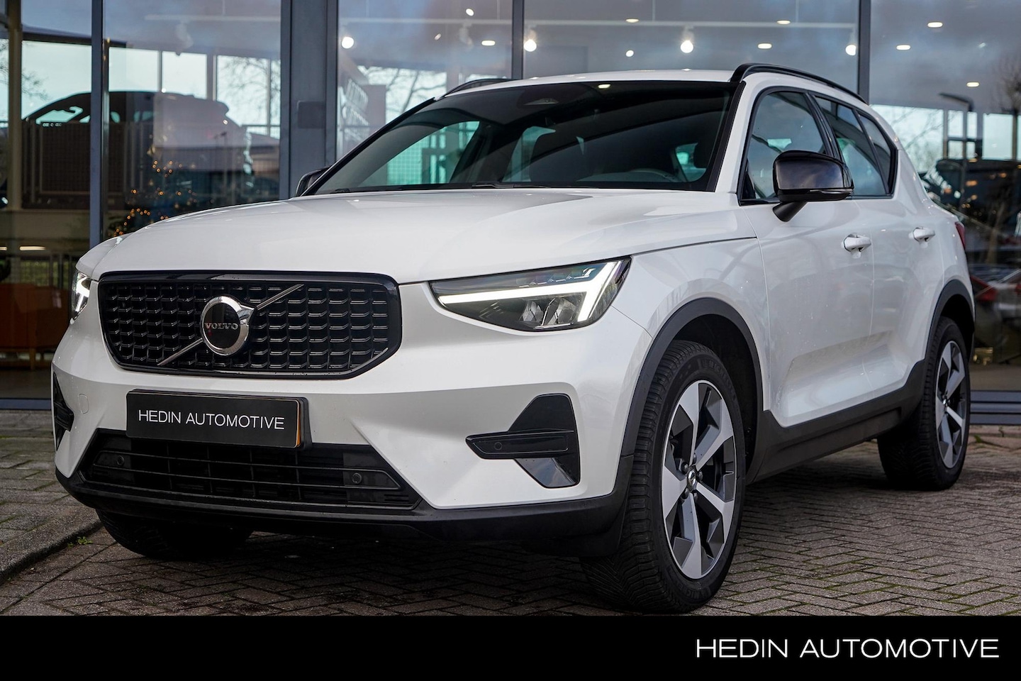 Volvo XC40 - 2.0 B4 Plus Dark | 2.000 kg trekgewicht!|  Adaptieve Cruise Control | Pilot Assist | Trekh - AutoWereld.nl