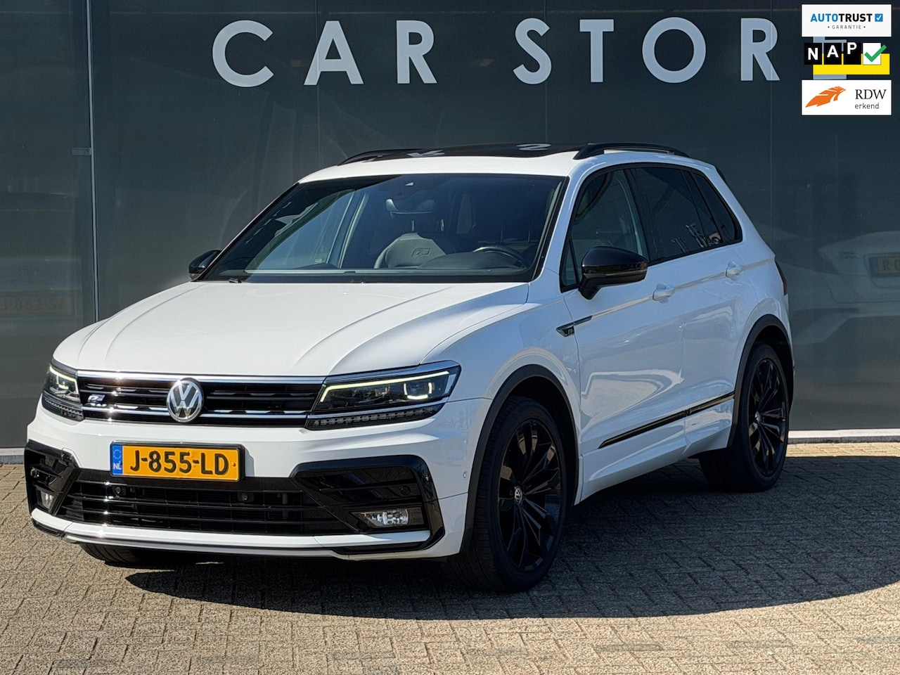 Volkswagen Tiguan - 1.5 TSI DSG Highline R-LINE Black Edition Pano Virtual - AutoWereld.nl