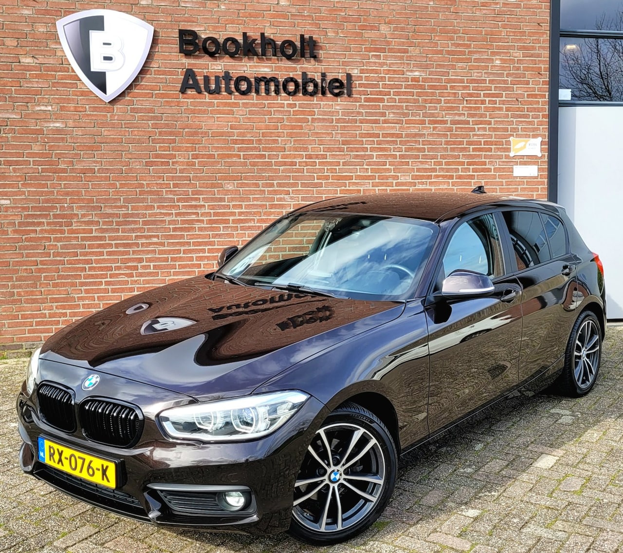 BMW 1-serie - 118i Sportstoel, LED (Sparkling Brown Metallic), NL-NAP - AutoWereld.nl