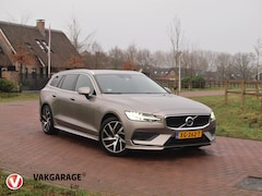 Volvo V60 - 2.0 T5 Momentum | Sportstoelen | Apple Carplay | Cruise Control | Leer | Trekhaak |