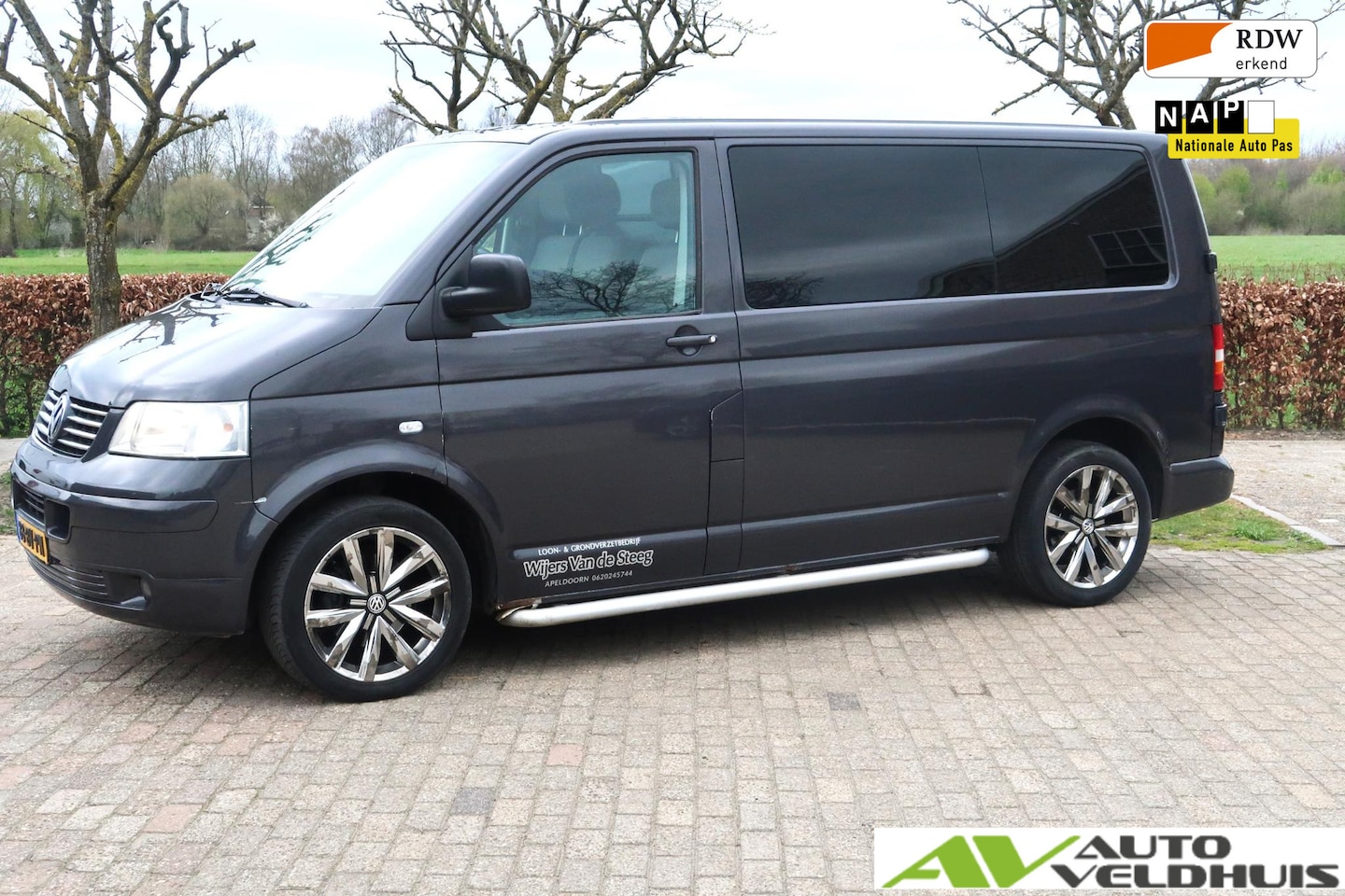 Volkswagen Transporter - 2.5 TDI 300 Budgetline DC 2.5t Trekverm./ Airco/ Cruise/ 19”LMV/ PDC/ Trekhaak - AutoWereld.nl
