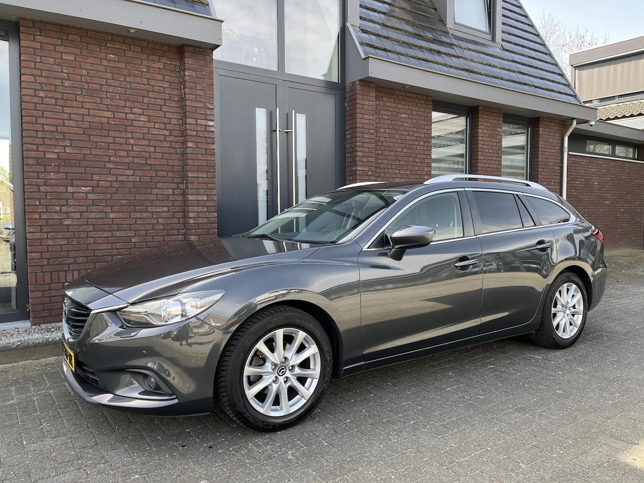 Mazda 6 Sportbreak - 2.0 HP Skylease+ AUTOMAAT | BI-XENON | CRUISE CONTROL | TREKHAAK AFN. | NAV | PDC V+A - AutoWereld.nl