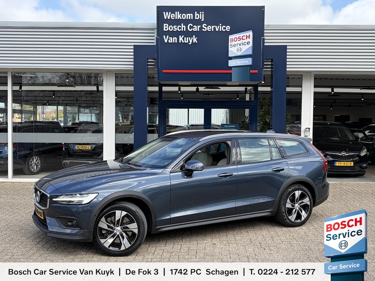 Volvo V60 Cross Country - 2.0 D4 AWD Intro Edition / Polestar-Engineered / Automaat / NL-Auto / Dealer-Onderhouden / - AutoWereld.nl