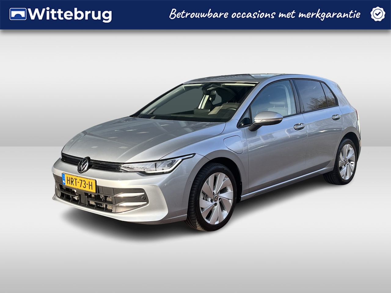 Volkswagen Golf - 1.5 eHybrid Life Edition / Achteruitrijcamera / Comfort Pakket / Stoelverwarming / Sfeerve - AutoWereld.nl