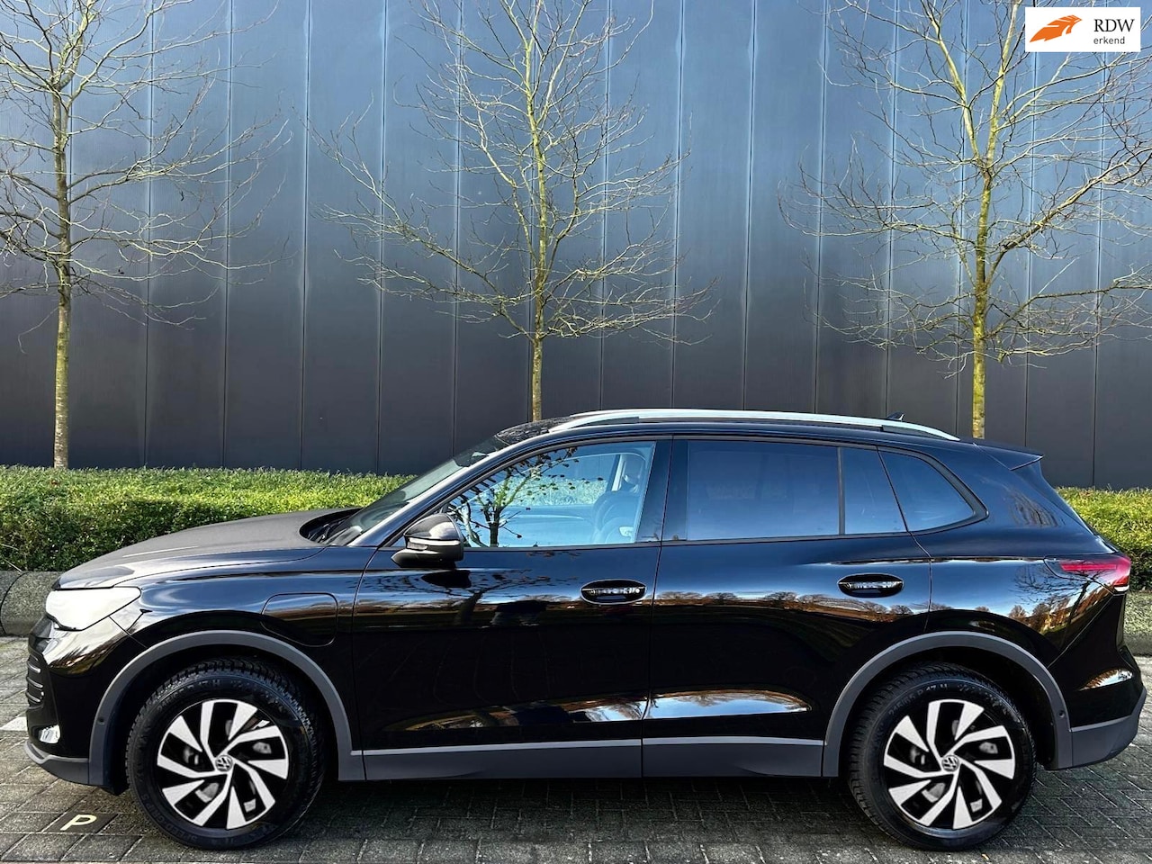 Volkswagen Tiguan - 1.5 e Hybrid Life Edition | Trekhaak | Blind Spot | Navi | Carplay | Plug-in | PHEV - AutoWereld.nl