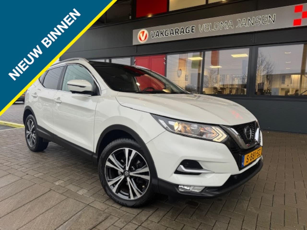 Nissan Qashqai - 1.3 DIG-T N-CONNECTA + PANODAK/ECC/CAMERA/LMV/PDC - AutoWereld.nl