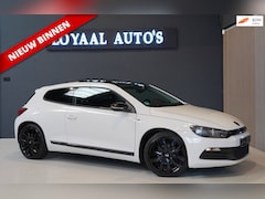 Volkswagen Scirocco - 1.4 TSI Highline Plus | GLAZEN-DAK | AIRCO | CRUISE | PDC | APK