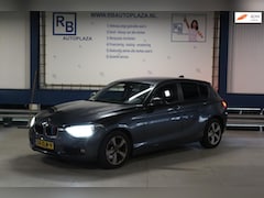 BMW 1-serie - 118i Business+ LEER + CARPLAY + AUTOMAAT