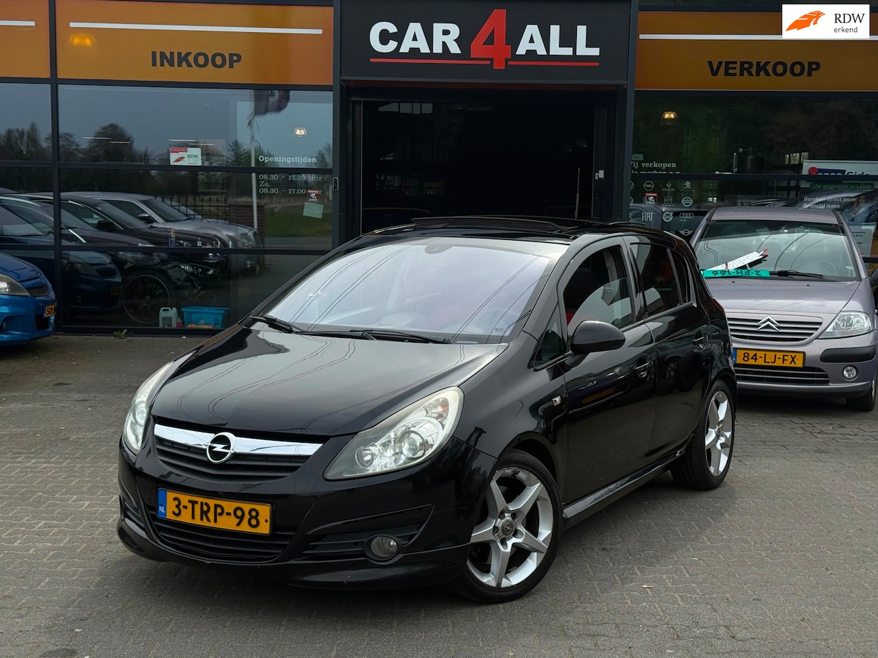 Opel Corsa - 1.6-16V GSI PANO/PDC/NAVI/XENON/RODE GORDELS/LMVELGEN/APK 22-8-2026 - AutoWereld.nl