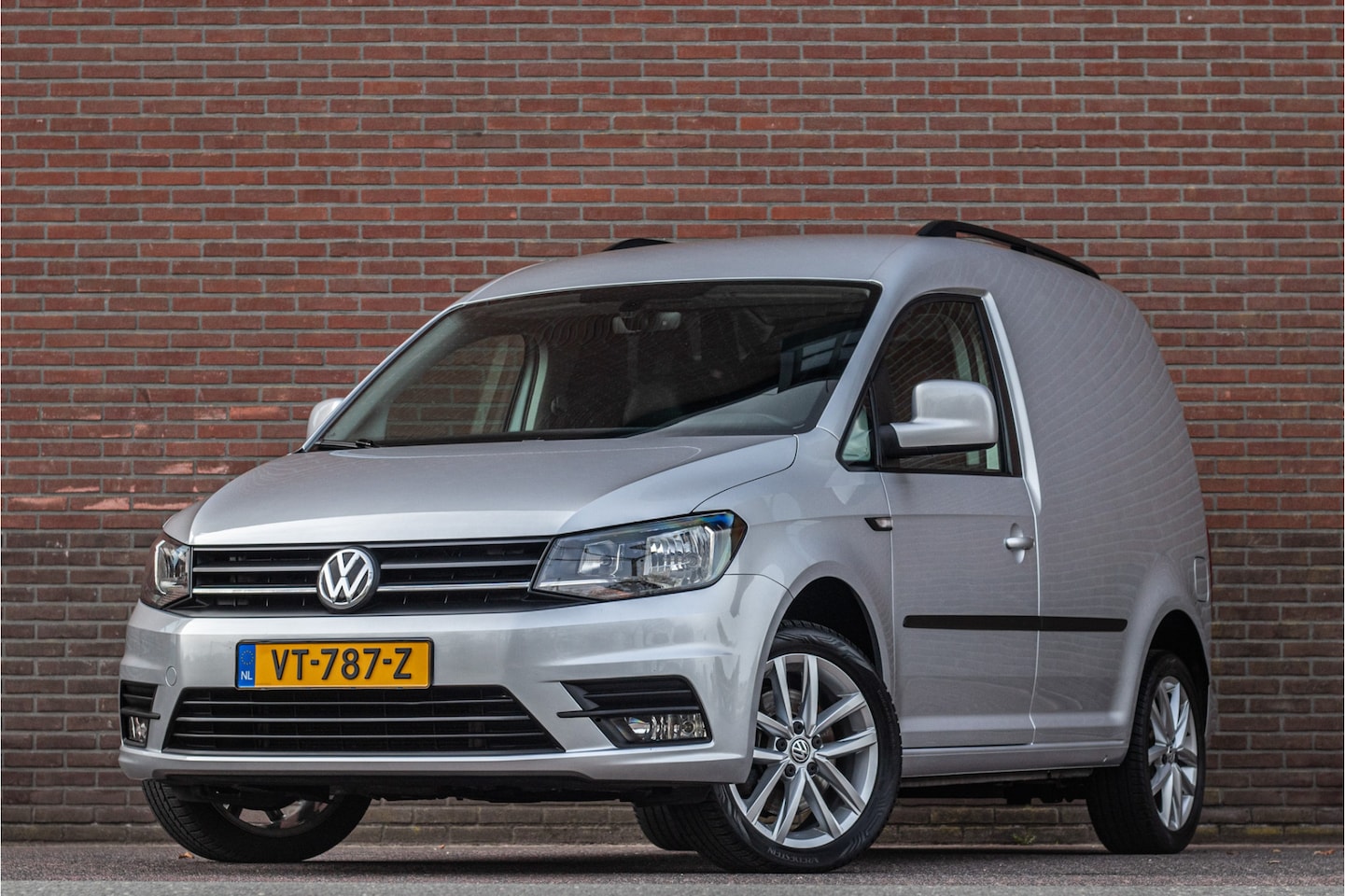 Volkswagen Caddy - 2.0 TDI Highline 2.0 TDI 150PK Highline, 1e eigenaar, Leder, Navigatie, Stoelverwarming, Trekhaak, Climate - AutoWereld.nl