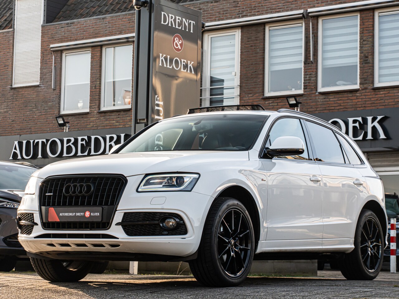 Audi Q5 - 2.0 TFSI quattro S-Line ORG NL PANO B&O LEDER ELEK STOEL CAMERA 20 INCH BOMVOL!! - AutoWereld.nl