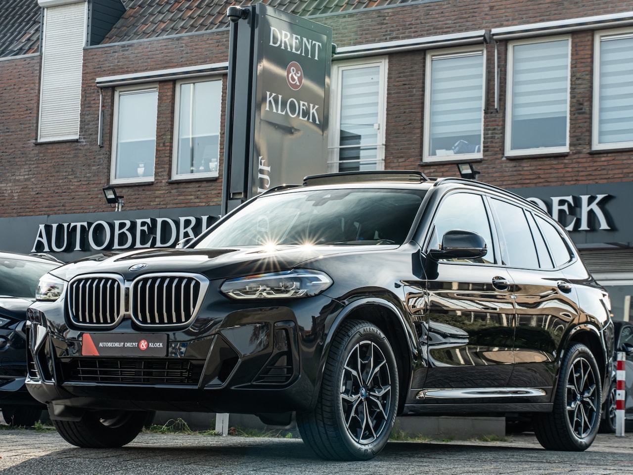 BMW X3 - xDrive30e High Exe M-Sport PANO CAMERA SHADOW LINE 19 INCH STOELVERW LEDER - AutoWereld.nl