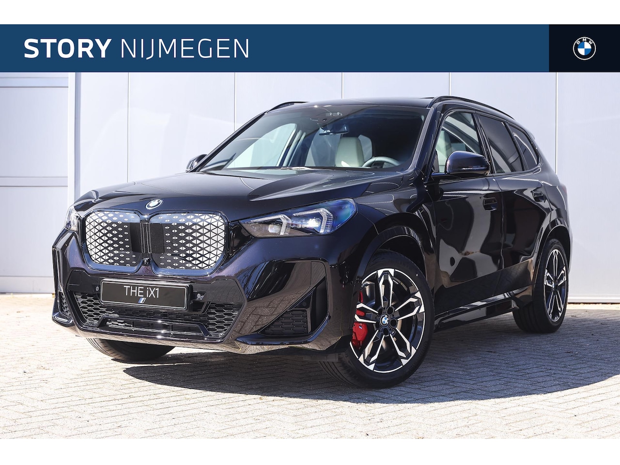 BMW iX1 - eDrive20 M Sport / Panoramadak / Trekhaak / Sportstoelen / Adaptieve LED / M Adaptief onde - AutoWereld.nl