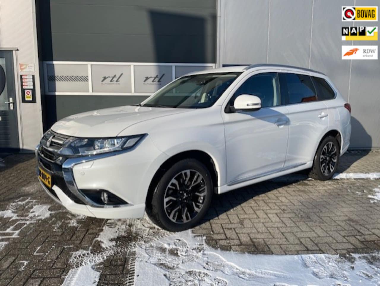 Mitsubishi Outlander - 2.0 PHEV Executive Edition | Hybride | APK 12-2026 | Rijklaar - AutoWereld.nl