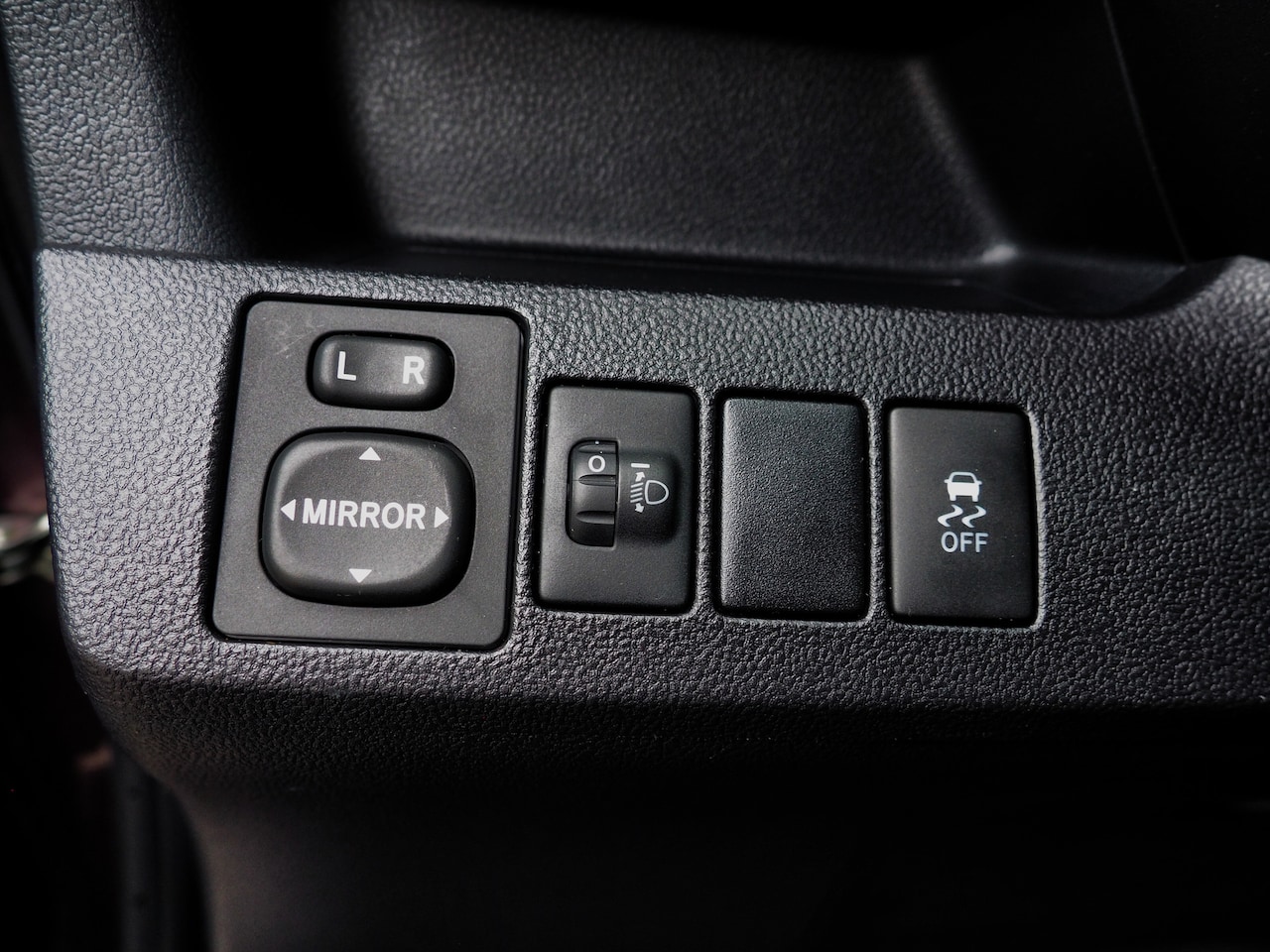 Toyota Verso S - 1.3 VVT-i Dynamic AUTOM. AIRCO CAMERA TREKH.