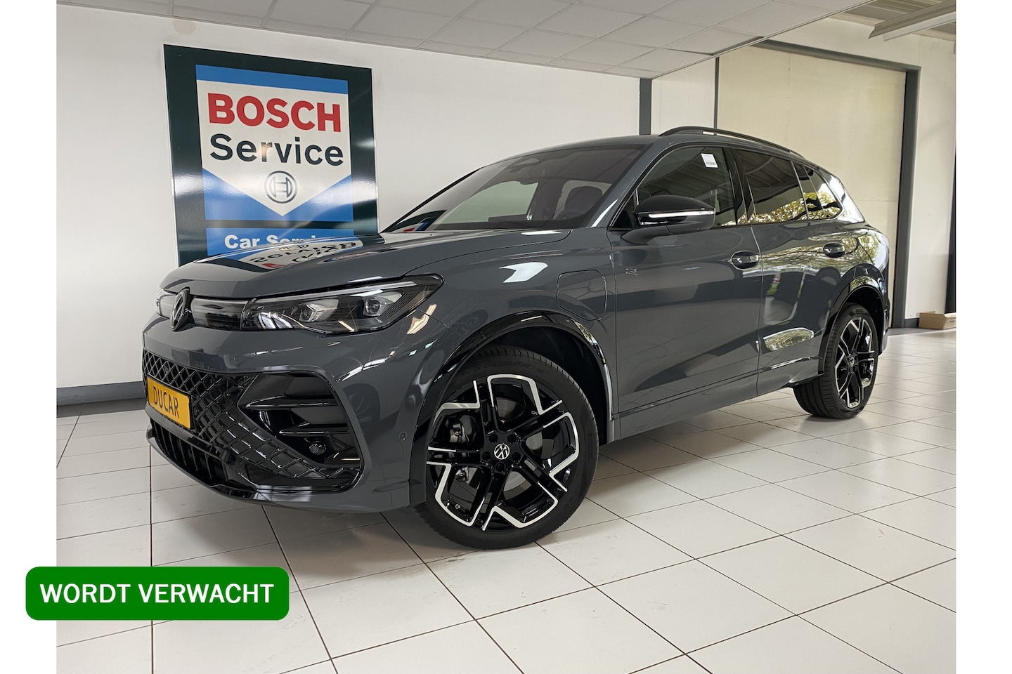 Volkswagen Tiguan - 1.5 eHybrid R-Line Edition 272 PK Full option, pano, trekhaak, headup - AutoWereld.nl