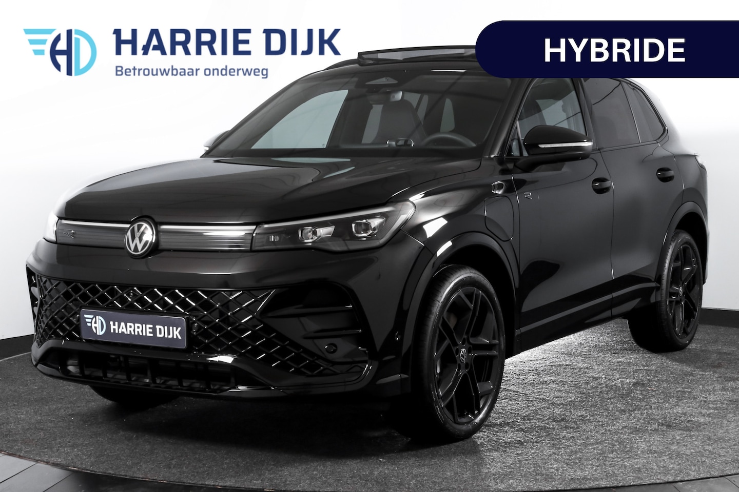 Volkswagen Tiguan - 1.5 eHybrid 272 PK R-Line Edition | Black Style | Assistance Plus | Elek. Trekhaak | S/K-p - AutoWereld.nl