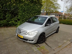 Mercedes-Benz B-klasse - 170 AUTOMAAT MET AIRCO EN JAAR APK