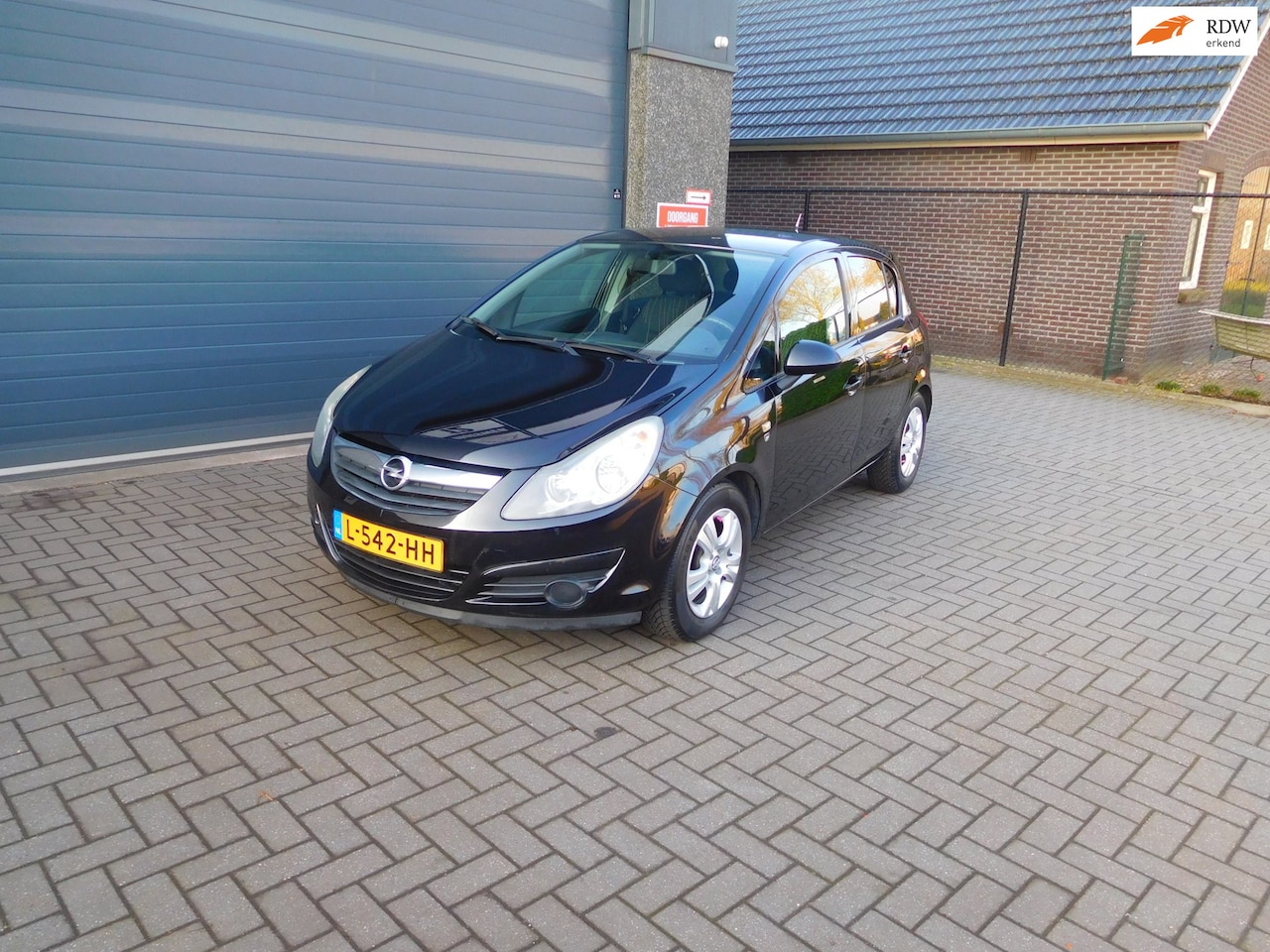 Opel Corsa - 1.2-16V '111' Edition 1.2-16V '111' Edition - AutoWereld.nl