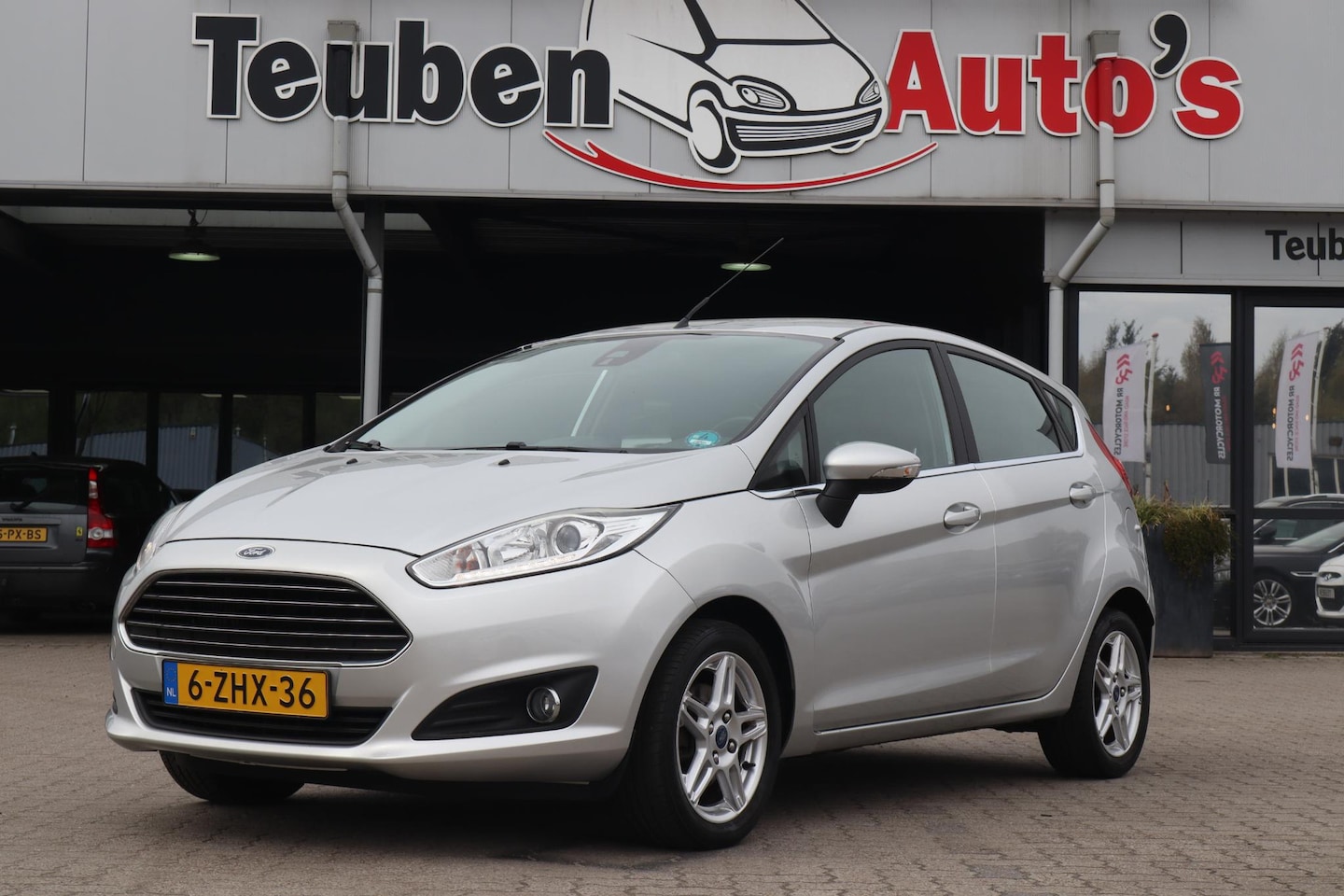 Ford Fiesta - 1.0 EcoBoost Titanium | Parkeersensor achter | Cruise control | Climate control - AutoWereld.nl