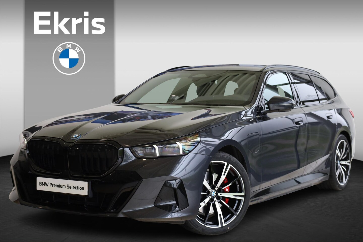 BMW 5-serie Touring - 530e M Sportpakket Pro | Panoramadak | Elektr. Trekhaak | Stuurwielverwarming - AutoWereld.nl