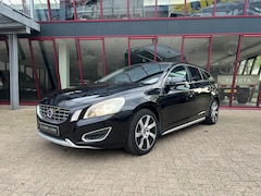 Volvo V60 - 1.6 T3 Momentum | CC | PDC | Airco | Trekhaak | Leder |