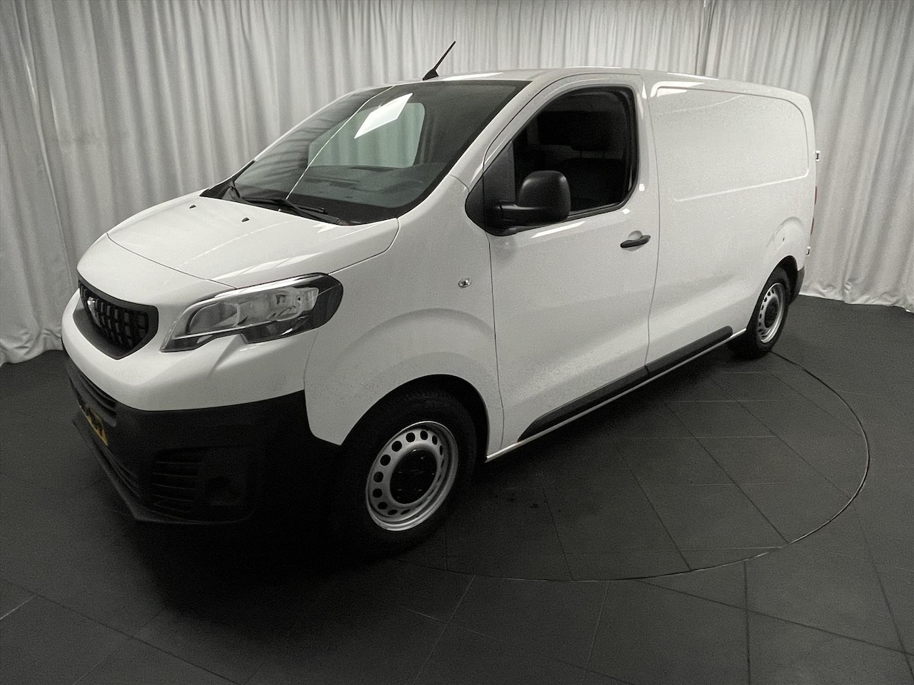 Peugeot Expert - Lengte2 100pk 3pers. | Airco | Trekhaak | Moduwork - AutoWereld.nl