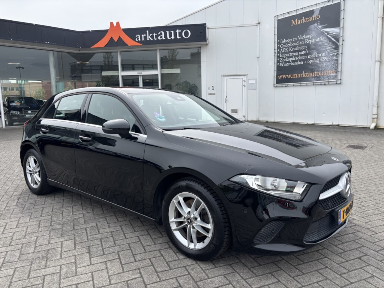 Mercedes-Benz A-klasse - 180 Premium Navi Cruise Sportstoelen/Verwarming - AutoWereld.nl