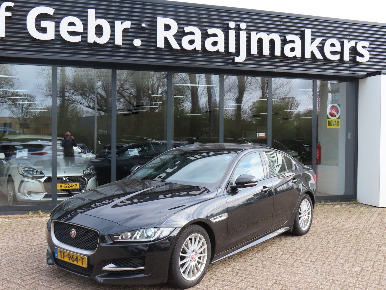 Jaguar XE - 2.0t 200pk R-Sport*Navigatie*Xenon*EXPORT/EX.BPM* - AutoWereld.nl