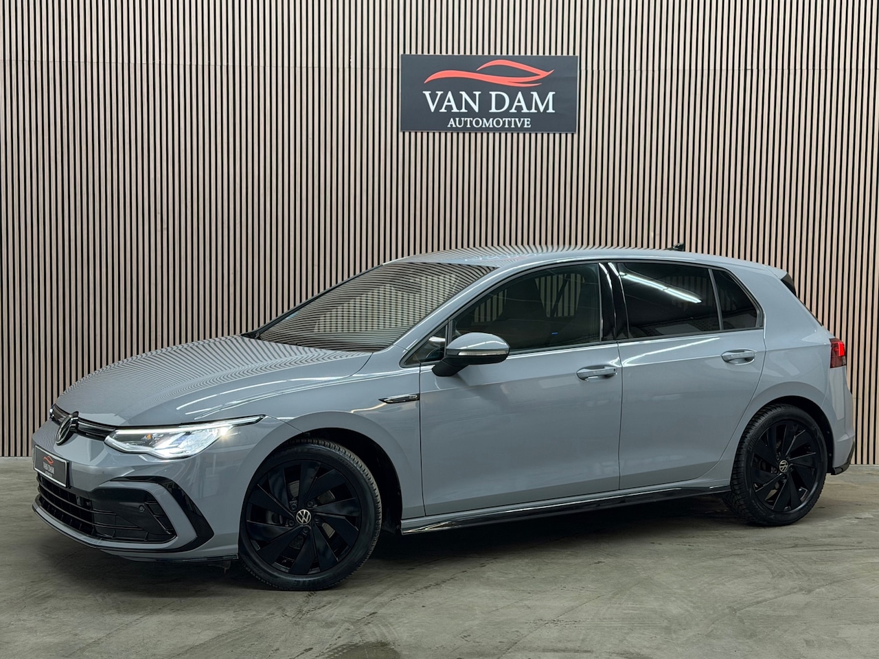 Volkswagen Golf - 1.5 eTSI R-Line Business 2024 DSG LED CAMERA - AutoWereld.nl