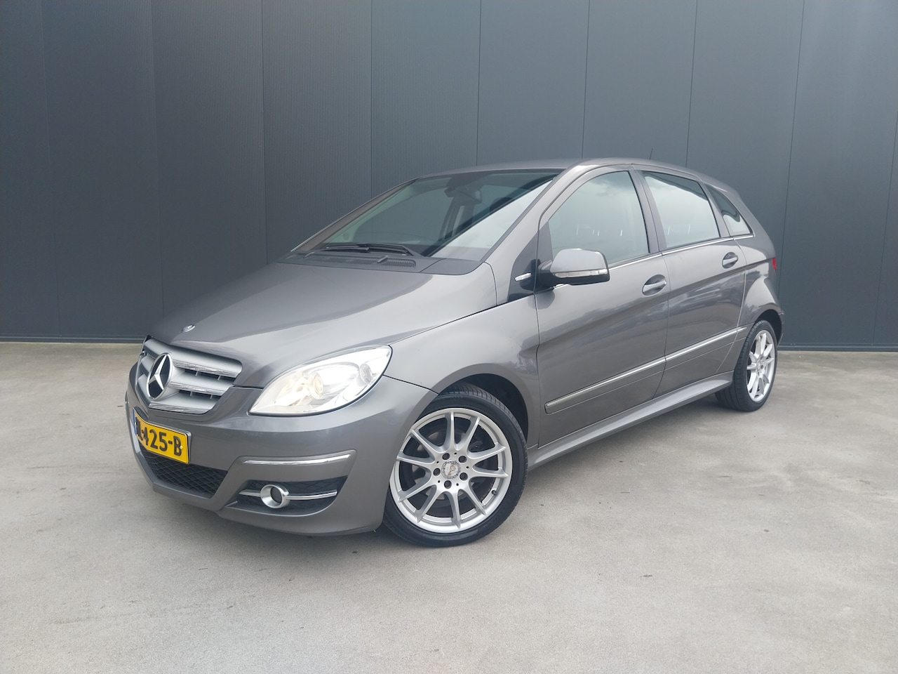 Mercedes-Benz B-klasse - 170 BlueEFFICIENCY HALF LEER AIRCO - AutoWereld.nl