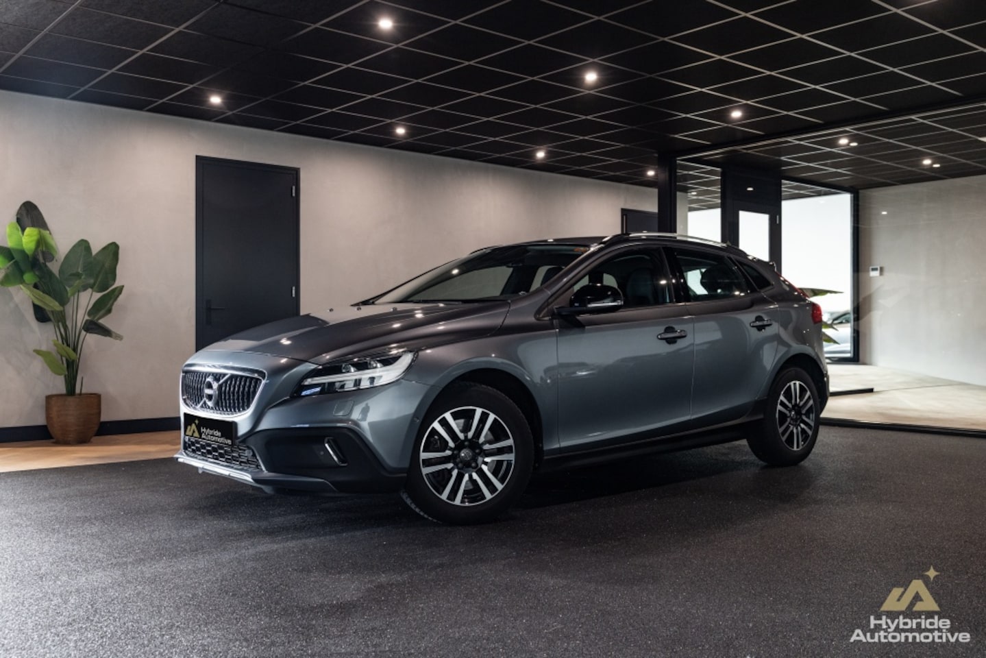 Volvo V40 Cross Country - 2.0 T3 Nordic+ | PDC V+A | Trekhaak | Winterpakket | - AutoWereld.nl