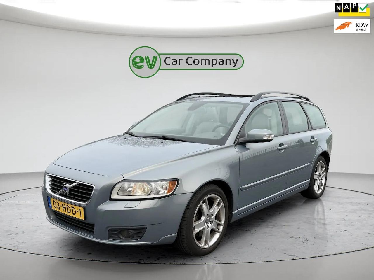 Volvo V50 - 2.0D Edition II | Schuif-/kanteldak | Trekhaak | Parkeersensoren | Leder | Lichtmetalen Ve - AutoWereld.nl
