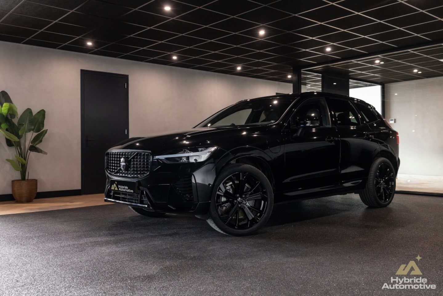 Volvo XC60 - 2.0 T6 AWD Black Edition | B&W | Massage | Trekhaak | - AutoWereld.nl