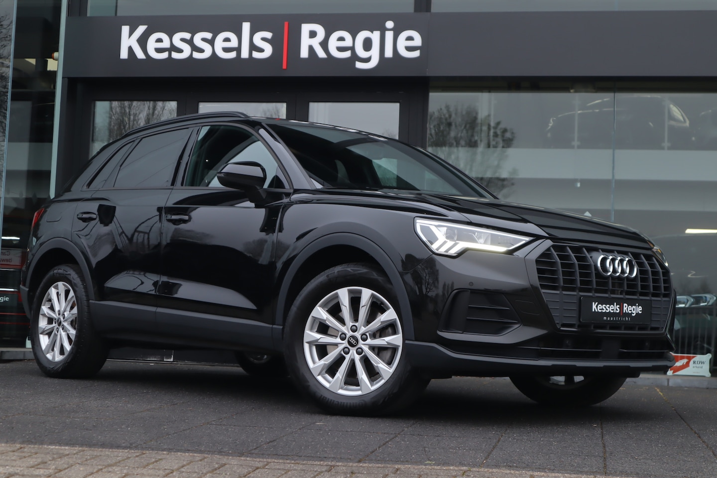 Audi Q3 - 45 TFSI e S-line | Stoelverwarming | Sensoren | Cruise | LED | Navi | 18” - AutoWereld.nl