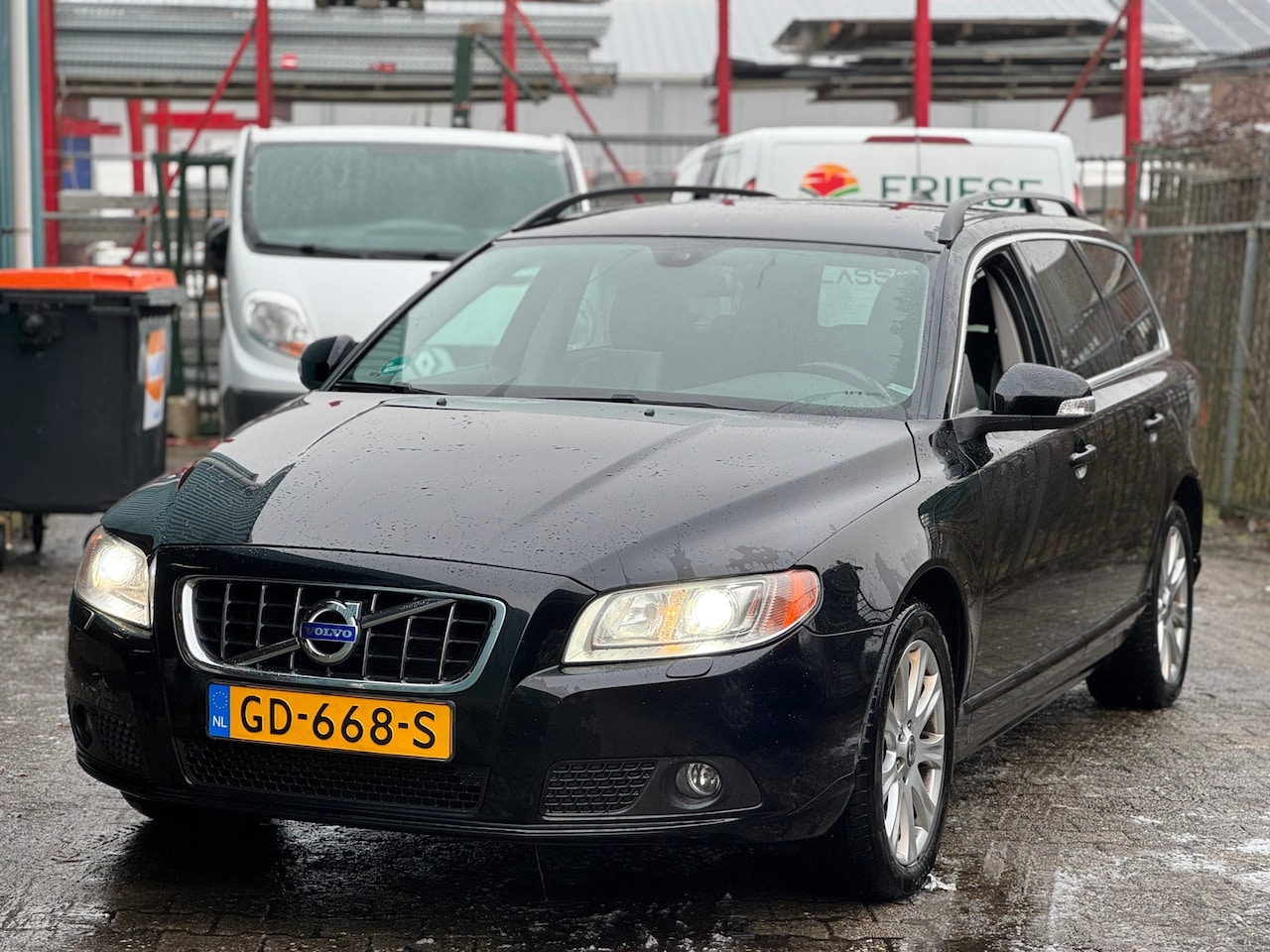 Volvo V70 - 2.4 D5 Momentum 205Ps,Memory,AUT,Navi - AutoWereld.nl