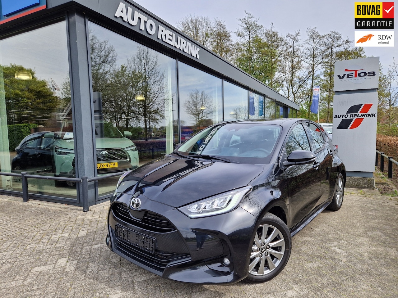 Toyota Yaris - 1.5 VVT-i Dynamic/KEYLESS/LMV/STOEL-EN STUURVERWARMING - AutoWereld.nl