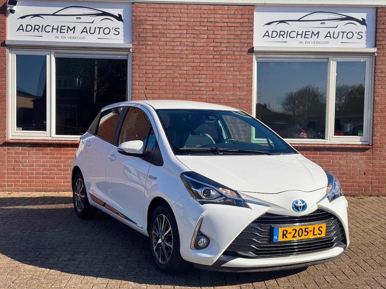 Toyota Yaris - 1.5 Hybrid Dynamic Nette auto ! - AutoWereld.nl