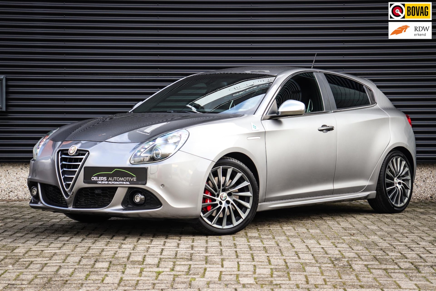 Alfa Romeo Giulietta - 1.750 Turbo Veloce | RIJKLAAR! | Clima | Cruise | Navigatie | DAB+ | Grigio Magnesio | PDC - AutoWereld.nl