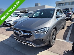 Mercedes-Benz GLA-Klasse - 250 e Progressive LED Wegklapbare trekhaak Stoelverwarming Achteruitrijcamera