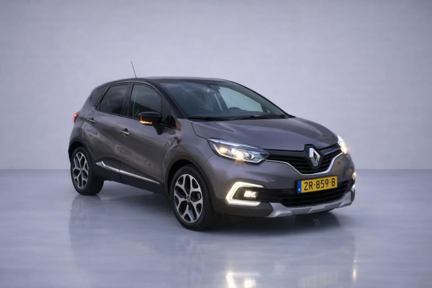 Renault Captur - 1.3 TCe Intens | AUTOMAAT | TREKHAAK | PANORAMADAK - AutoWereld.nl