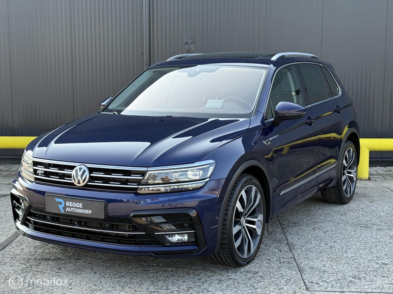 Volkswagen Tiguan - 2.0 TSI 4Motion R-Line BOMVOL | PANODAK | - AutoWereld.nl