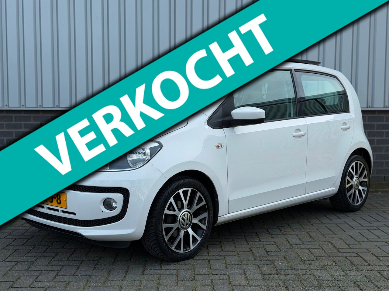 Volkswagen Up! - 1.0 high up! BlueMotion |Pano|CruiseCtrl|Navigatie|Airco|5Deurs| - AutoWereld.nl