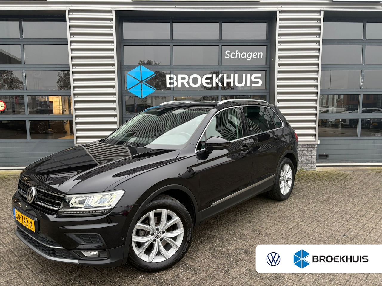 Volkswagen Tiguan - 1.4 TSI 150 pk ACT Highline 7-DSG | Trekhaak wegklapbaar | Rondomzichtcamera | Panoramadak - AutoWereld.nl
