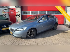 Volvo V40 - 1.5 T3 Inscription AUTOMAAT / TREKHAAK / FULL LED / BRUIN LEDER / PANORAMADAK / STANDKACHE