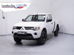 Mitsubishi L 200 - 2.5 DI-D 136 pk Club Cab Invite Airco, 4x4 Trekhaak 2.700 kg, 2-Zits