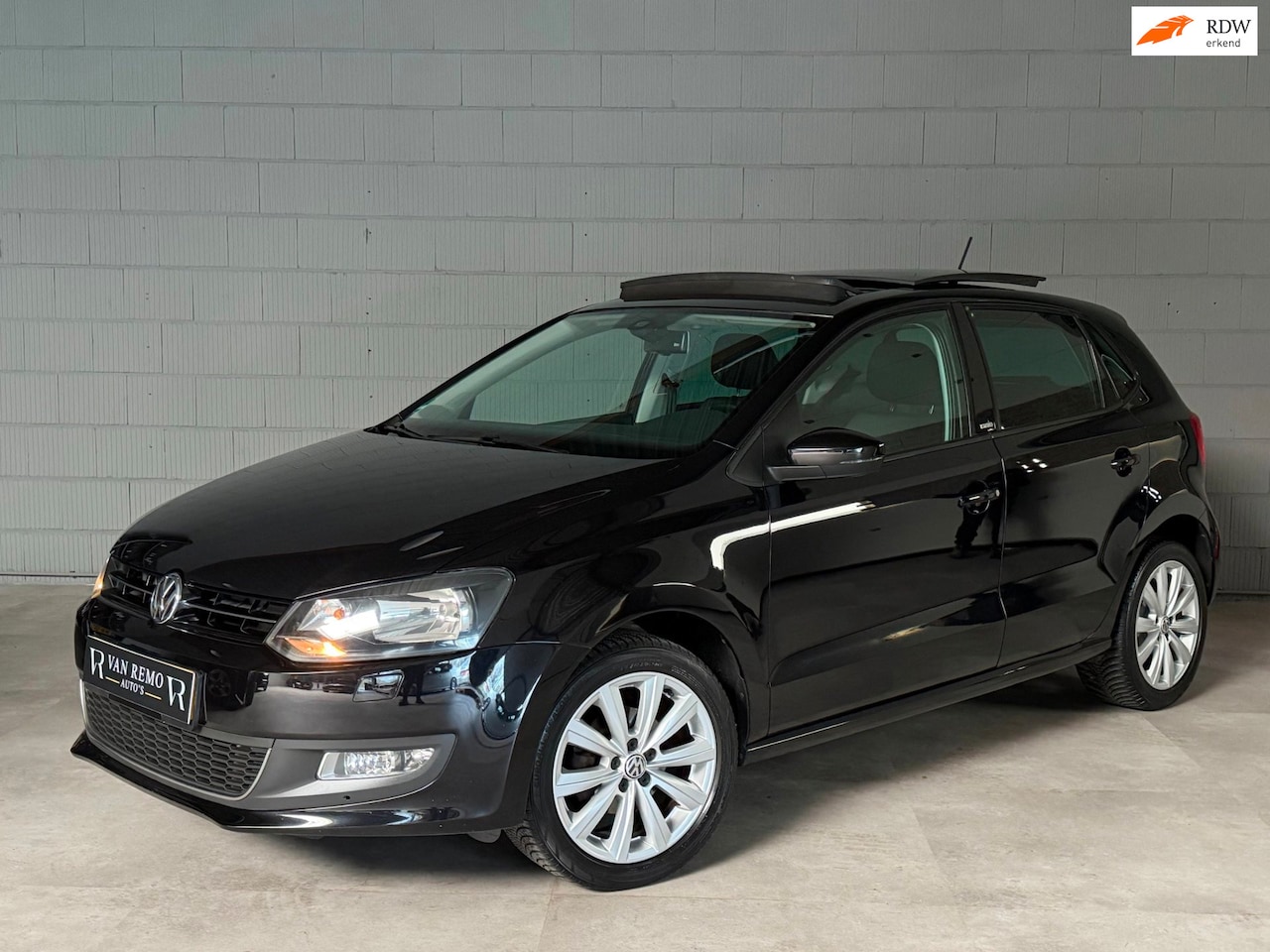 Volkswagen Polo - 1.2 Style|Cruise|Carplay|Pano|Pdc|Stoelvw|Vol! - AutoWereld.nl